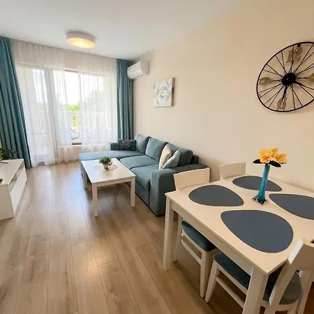 Apartment South Bay With Pool And Warna