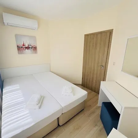 South Bay With Pool And Apartament *