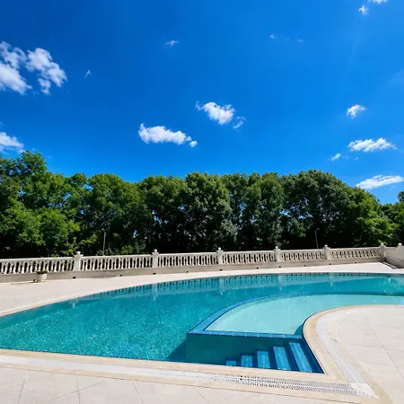 Apartment South Bay With Pool And Warna